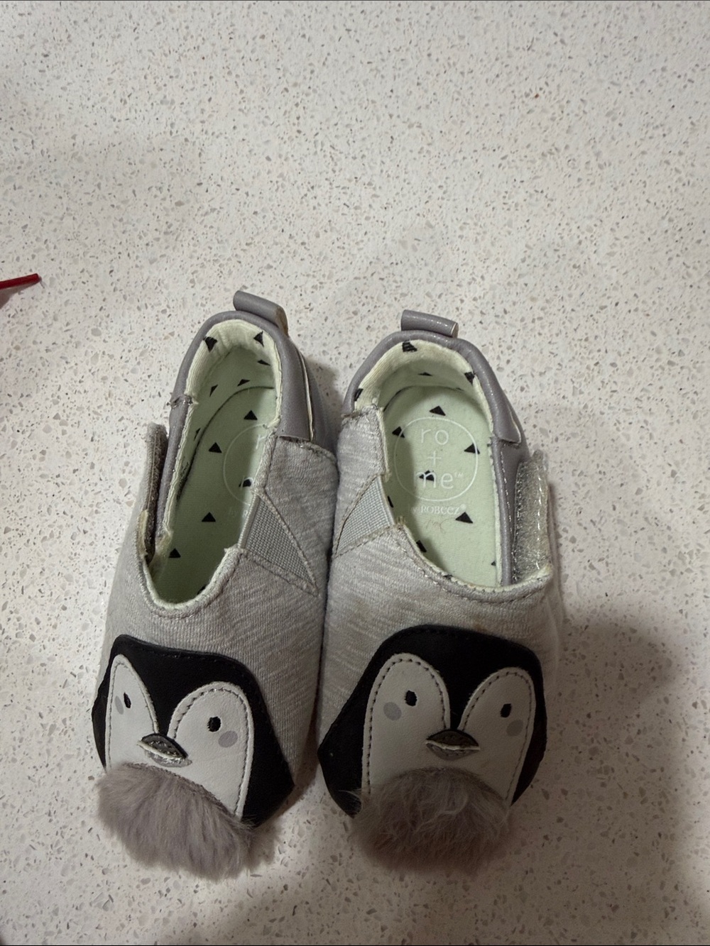 Robeez Light Gray Penguin Slip-On Shoes with Pom Poms